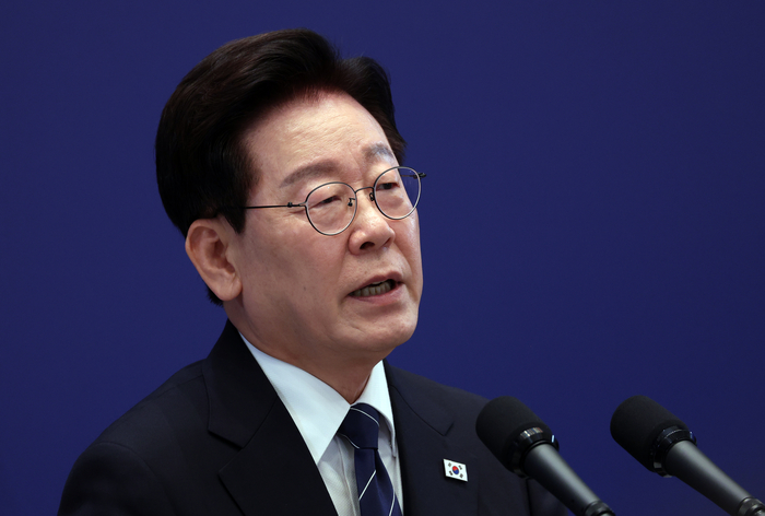 이재명 대통령이 18일 청와대 영빈관에서 열린 기자회견에서 취재진 질문에 답하고 있다. 2026.9.18 연합뉴스
