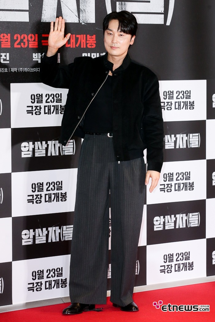 [ET포토] 서현우, '무채색으로 멋내고'