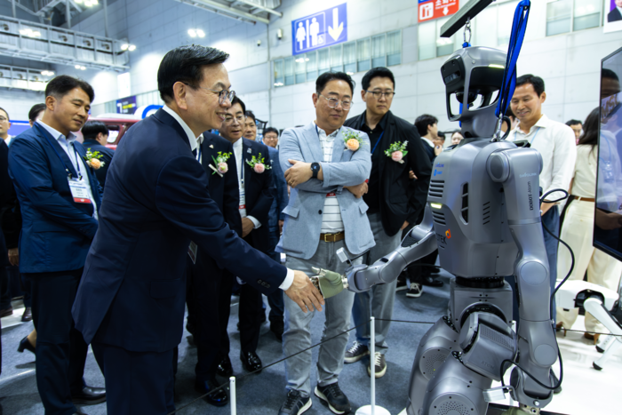 '2026 전남광주미래산업박람회' 주요 내빈 전시장 투어.