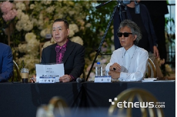 양해일 디자이너와 오민 뷰티 아트디렉터.