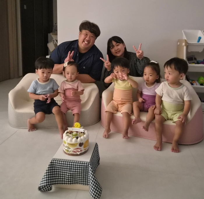 오둥이 두돌 가족사진.