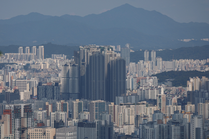 27일 남산에서 바라본 서울시내 아파트. (사진=연합뉴스)