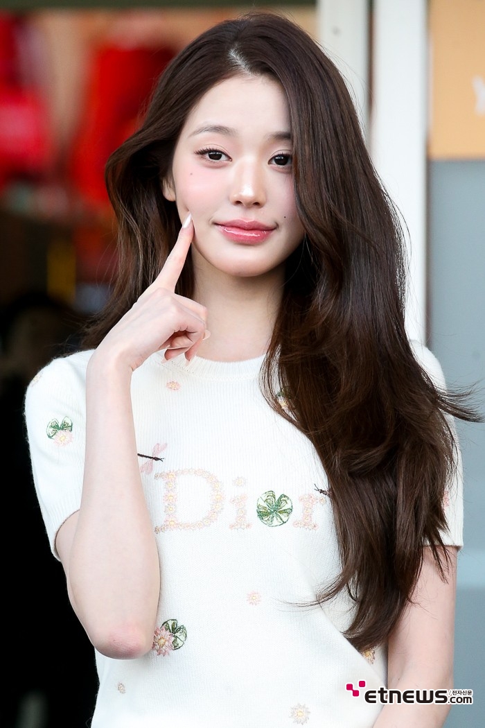 [ET포토] 장원영, '표정은 귀엽게'