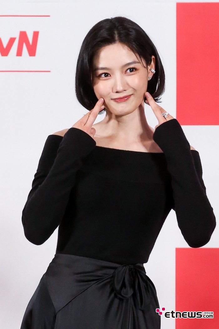 [ET포토] 김유정, '볼을 톡톡'