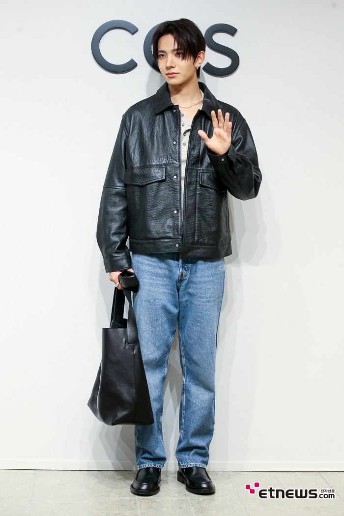 [ET포토] 에반, '섹시한 가을 남자'