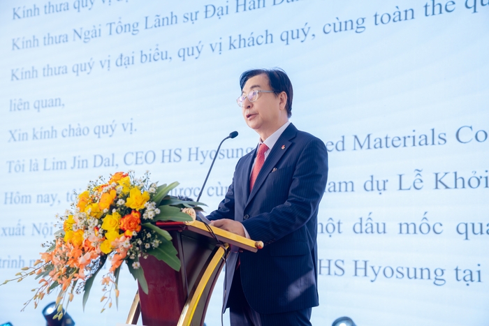 임진달 HS효성첨단소재 대표이사가 29일, 다낭 카페트 생산공장 착공식에서 인사말을 하고 있다.  HS효성첨단소재 제공