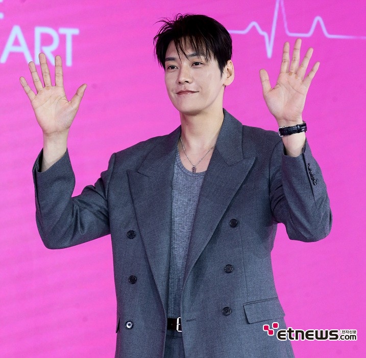 [ET포토] 김영광, '심장 충전 완료'