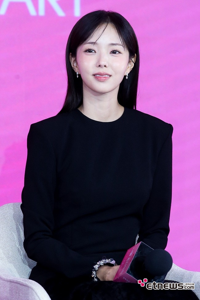 [ET포토] 채수빈, '웃는 입술 모양이 하트'