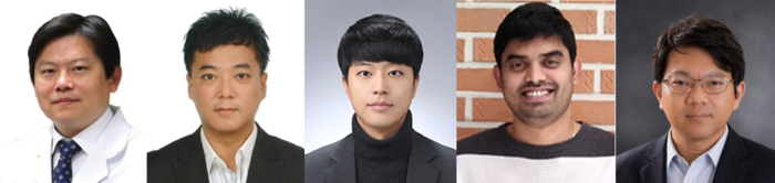 인수일 교수(왼쪽)과 연구팀원들.