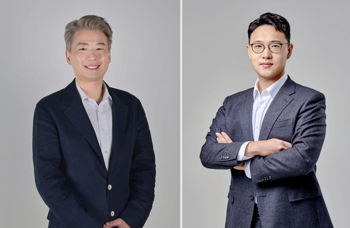 김용수(왼쪽)·김규남 공동 대표이사.[네이버웹툰 제공]