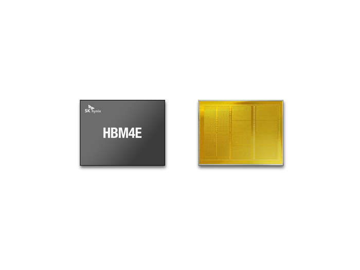 SK하이닉스 HBM4E 샘플. 사진=SK하이닉스