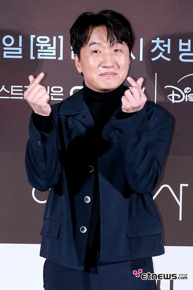 [ET포토] 이창훈, '담백하게 하트'