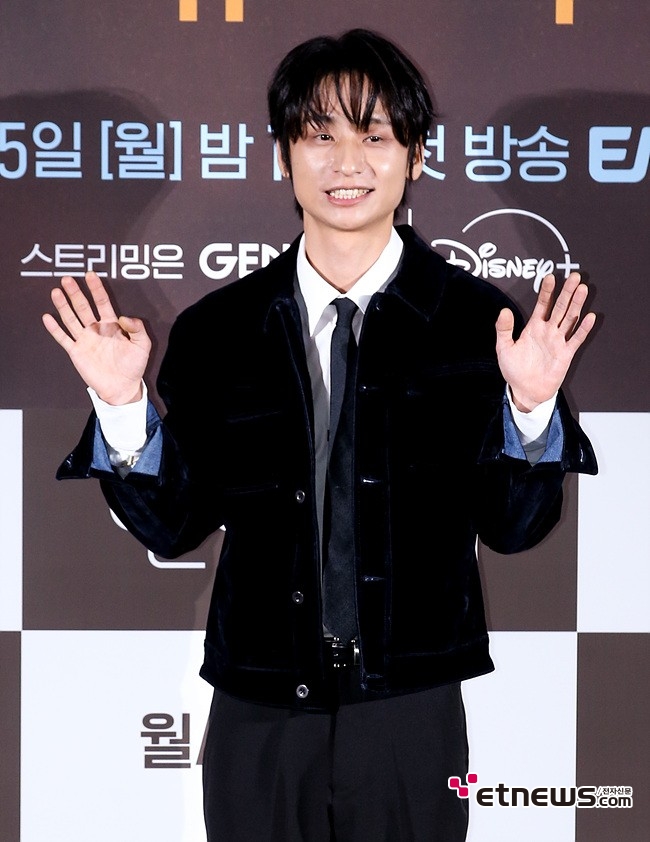 [ET포토] 임진효, '수줍게 인사'