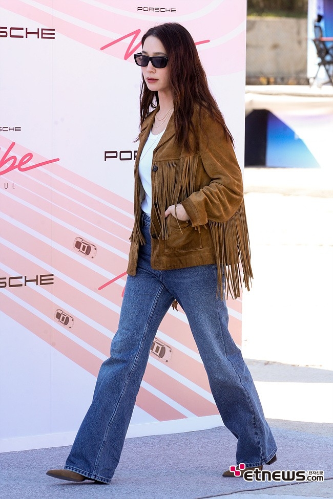 [ET포토] 이민정, '끝내주는 청바지 핏'