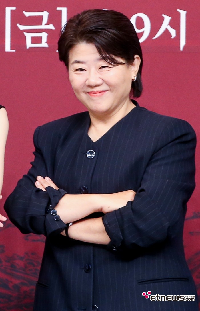 [ET포토] 이정은, '주변도 편안해지는 미소'