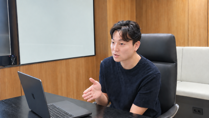 곽태민 비즈크러시 대표 자사 솔루션의 강점을 소개하고 있다.