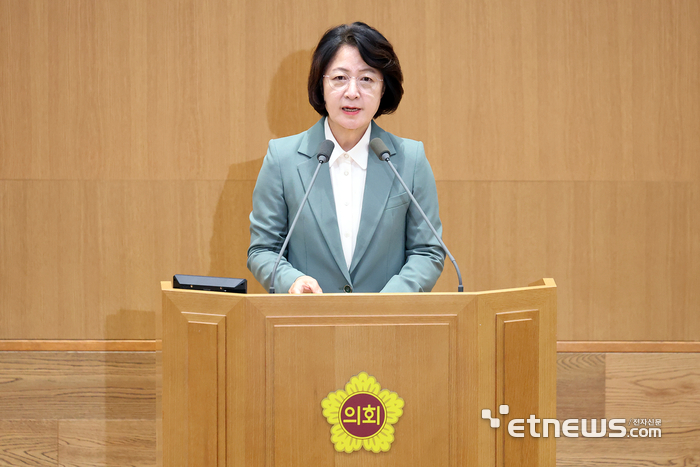 추미애 경기지사가 12일 제394회 임시회 제1차 본회의에서 발언하고 있다. 경기도 제공.