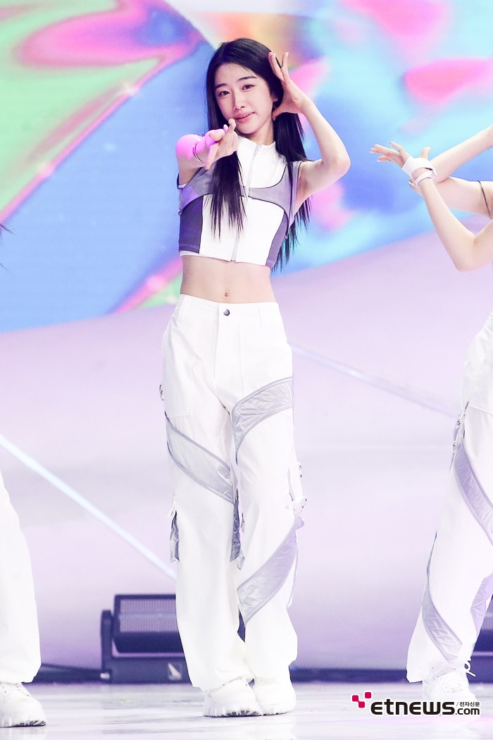 [ET포토] A2O 라이트 아윤, '액션은 귀엽게'