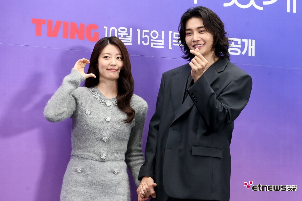 [ET포토] 남지현-김재영, '둘이 손 꼭 잡고'
