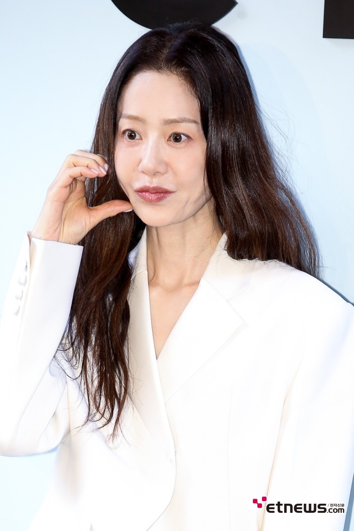 [ET포토] 고현정, '우아함 발산하는 하트'