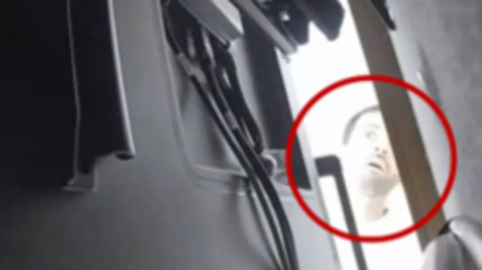 오픈AI 회의실에 꽂힌 '수상한 USB'… 챗봇에 도청기 질문한 사우디 직원 체포