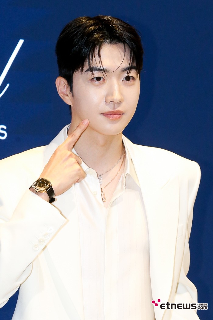 [ET포토] 강훈, '가득한 훈훈함'