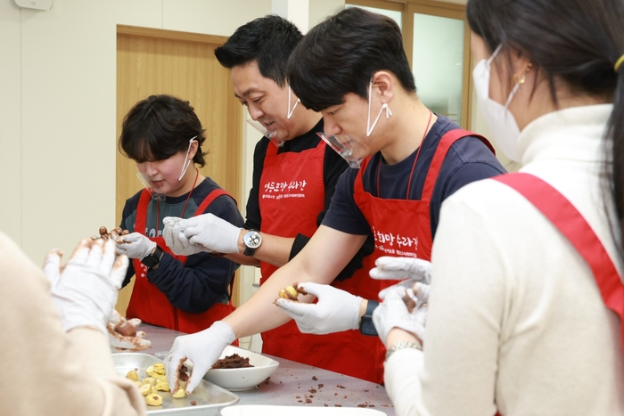 롯데홈쇼핑, 점심시간 활용한 임직원 봉사 '팀 나눔런치' 도입