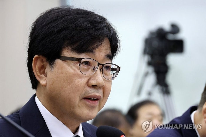 인태연 소상공인시장진흥공단 이사장이 15일 국회 산업통상자원중소벤처기업위원회에서 열린 중소벤처기업진흥공단 등에 대한 국정감사에서 의원 질의에 답하고 있다. (사진=연합뉴스)
