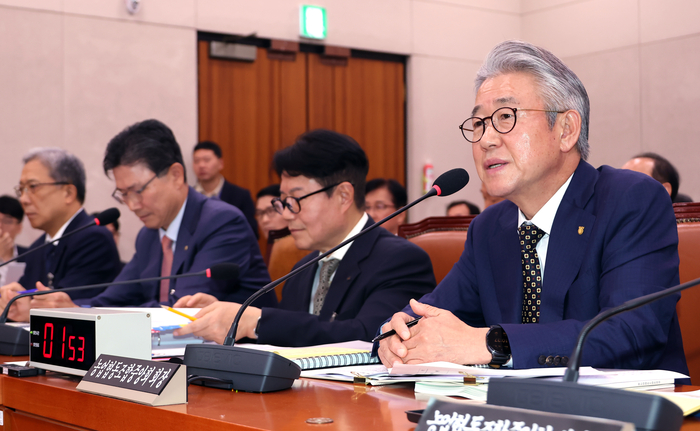[2026 국감]농협법 개정 놓고 여야 시각차…강호동 “직선제 수용, 국회 합의 따를 것”