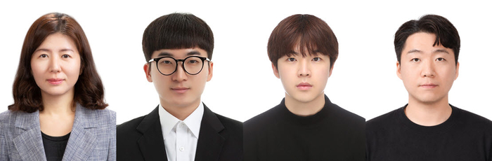 (왼쪽부터 이현주 교수, 이지상 석박사통합과정생, 염태림 석박사통합과정생, 원광대학교 전자공학과 김준우 교수.