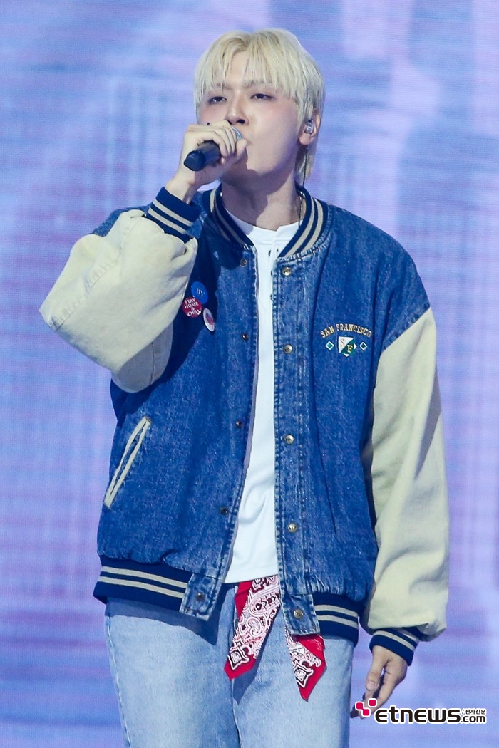 [ET포토] 세진, '숨 고르며'