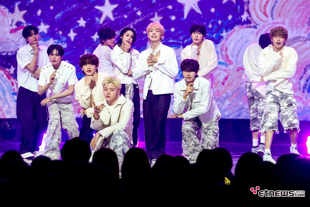 [ET포토] 코이키즈, '귀여움이 가득한 무대'