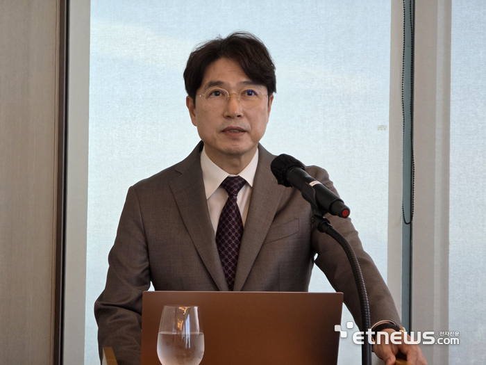 김영곤 이에스티 대표가 20일 서울 영등포구 워킹온더클라우드에서 코스닥 상장 기자간담회를 열고 회사 전략을 소개하고 있다. (사진 = 김영호 기자)