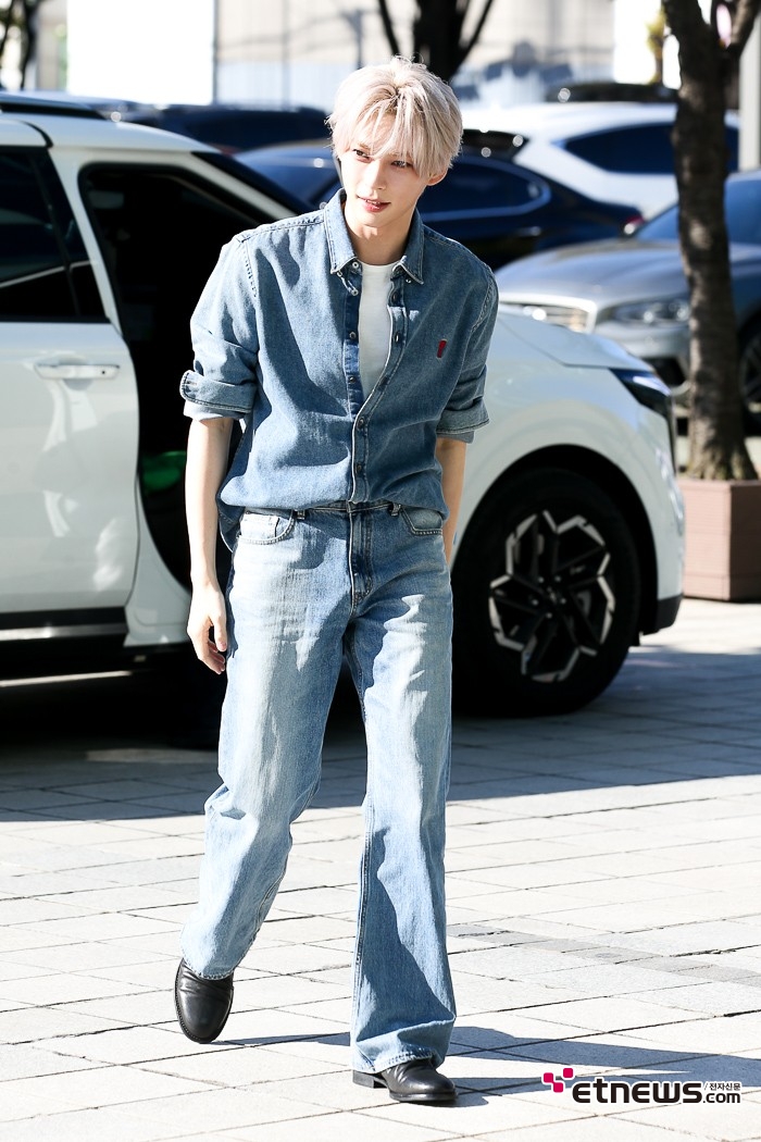 [ET포토] 성한빈, '감각적인 청청 스타일'