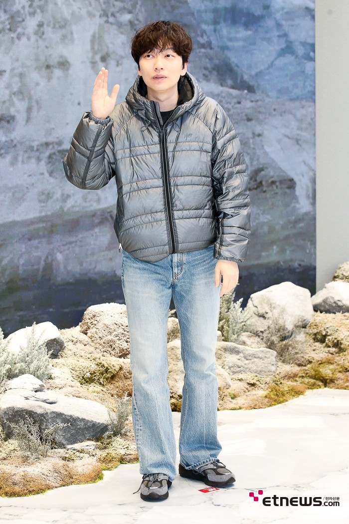 [ET포토] 이동휘, '청바지에 경량 패딩'