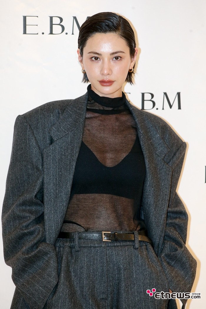 [ET포토] 나나, '시스루로 가감없이 드러낸 이너'