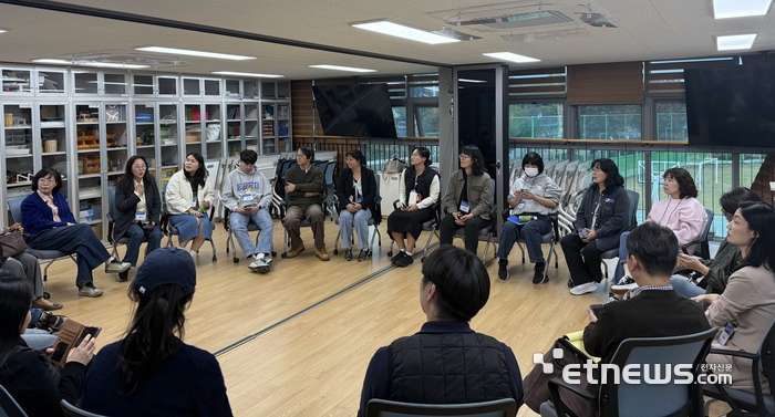 경기도교육청, 신나는학교 수업·자치 공유…중등 교원들 미래교육 연수