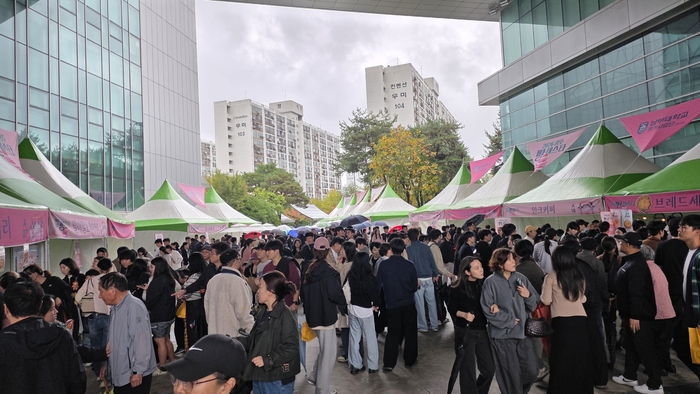 지난 23~25일 광주 김대중컨벤션센터 야외광장에서 열린  '2026 취향의 발견  in 광주 빵페스타'에는 2만명 이상의 방문객이 찾았다.
