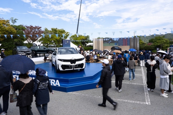 BMW 레이디스 챔피언십에 전시된 IX3.