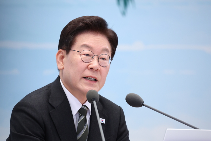 이재명 대통령이 26일 청와대에서 열린 농어민과의 대화 행사에서 발언을 하고 있다. 연합뉴스