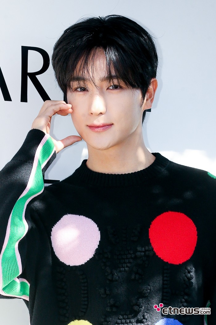 [ET포토] 더보이즈 현재, '심장쿵쿵 눈맞춤'