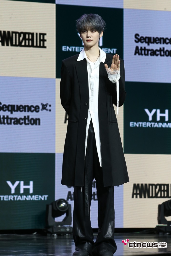 [ET포토] 앤더블 김규빈, '샤프한 코트핏'