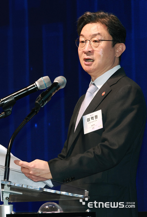 “AI 시대에도 금융 경쟁력은 사람”…금융의 날, 청년채용·동반성장 포상 첫 신설