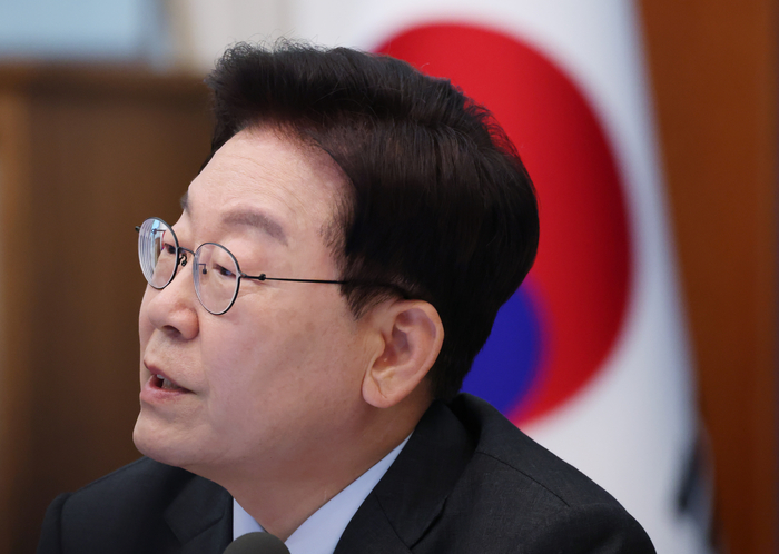 이재명 대통령이 27일 청와대에서 열린 국무회의에서 발언하고 있다. 연합뉴스