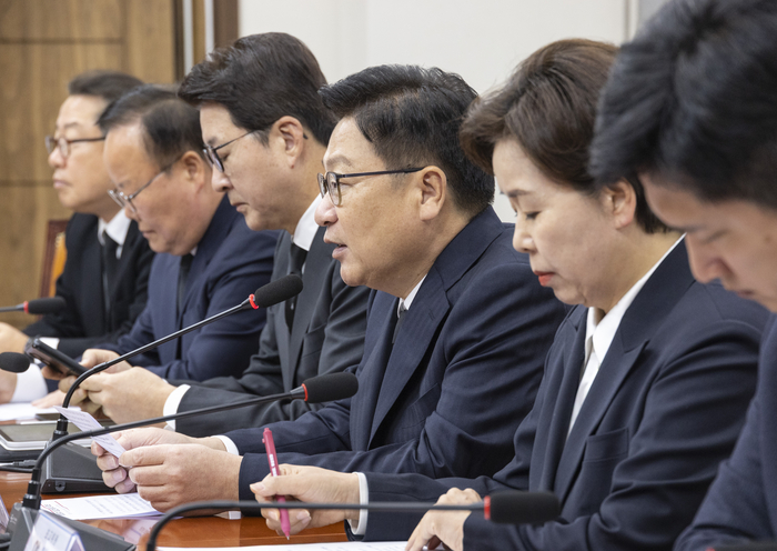 국민의힘 정점식 원내대표가 29일 국회에서 열린 최고위원회의에서 이날 국회 운영위원회에서 열릴 대통령 비서실, 국가안보실, 경호처 국감과 관련해 발언하고 있다. 2026.10.29 연합뉴스
