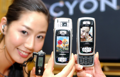 슬라이드폰, 색달라야 끌린다