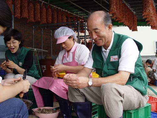 우리홈쇼핑 임직원 `꽃동네` 봉사