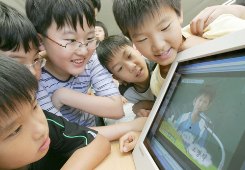 초등생들 사이버 선거