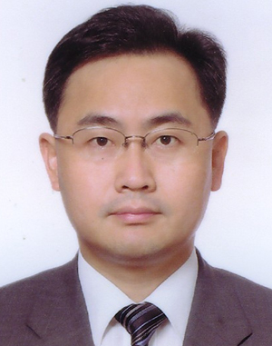 팬택계열, 김진태 부장검사 영입