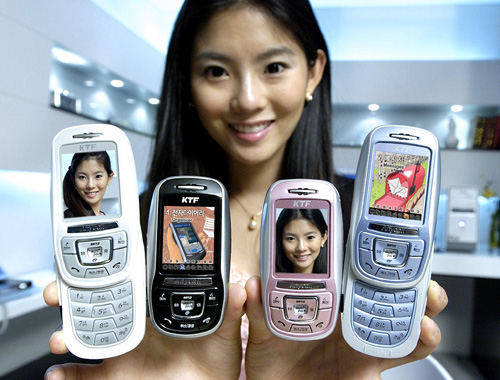 삼성, 슬라이드 패션폰 30만원대 공급